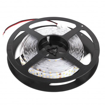 Светодиодная лента ЭРА 27W/m 252LED/m 2835SMD белый 5M LS2835-27-252-24-33-4000К-triple-5m Б0043105